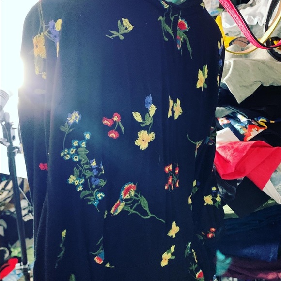 🖤 Anthropologie Black Boho Hippie Floral BELL SLEEVE Blouse top - Picture 3 of 8